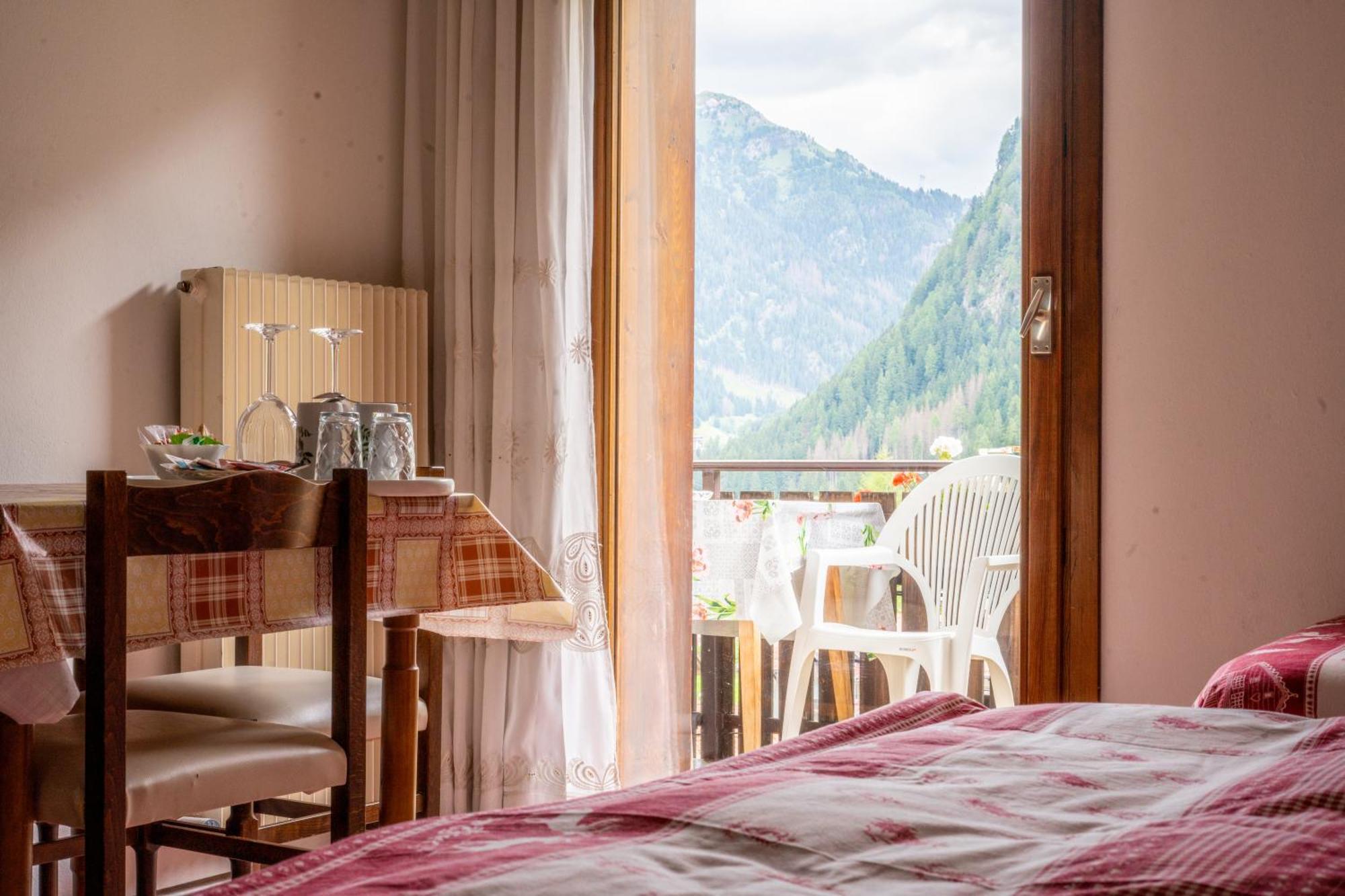 Cesa Cherpei - Dog Friendly Campitello di Fassa Esterno foto